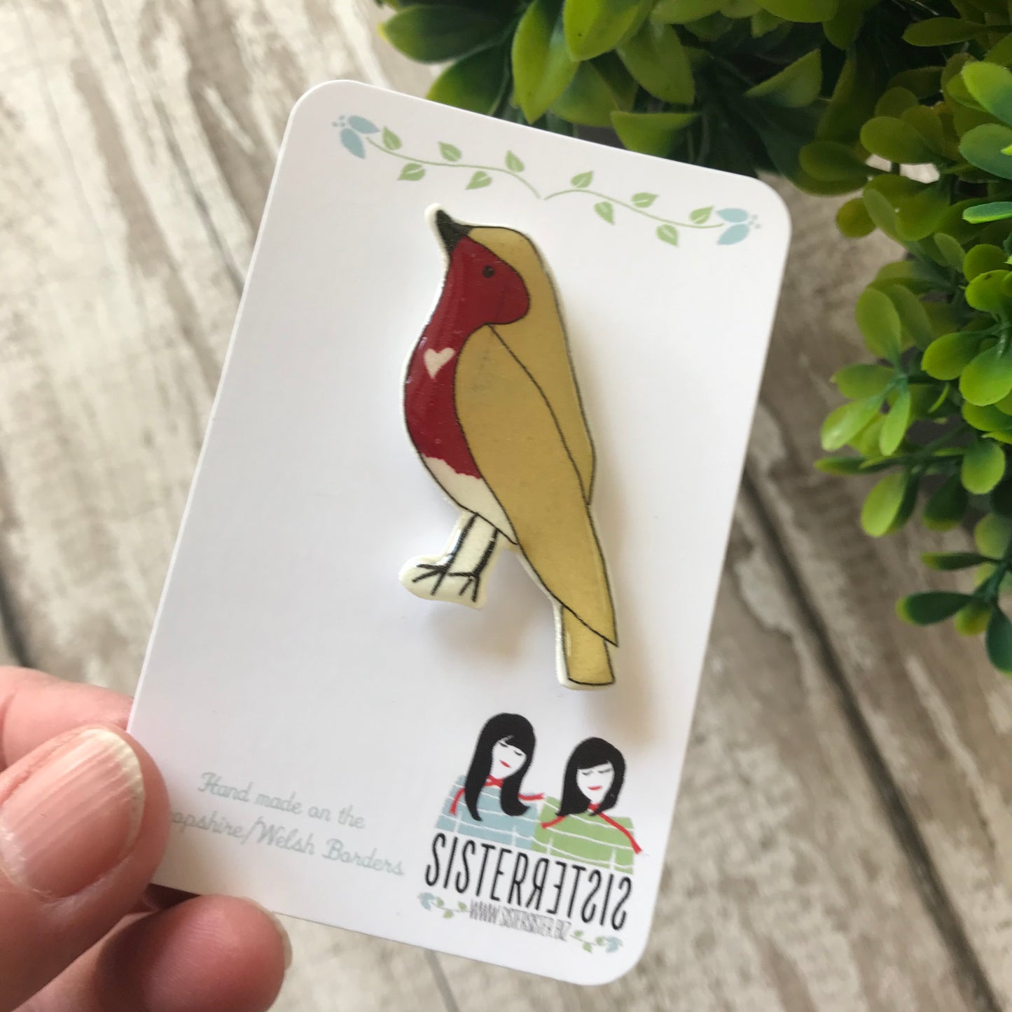 Robin Handmade Pin
