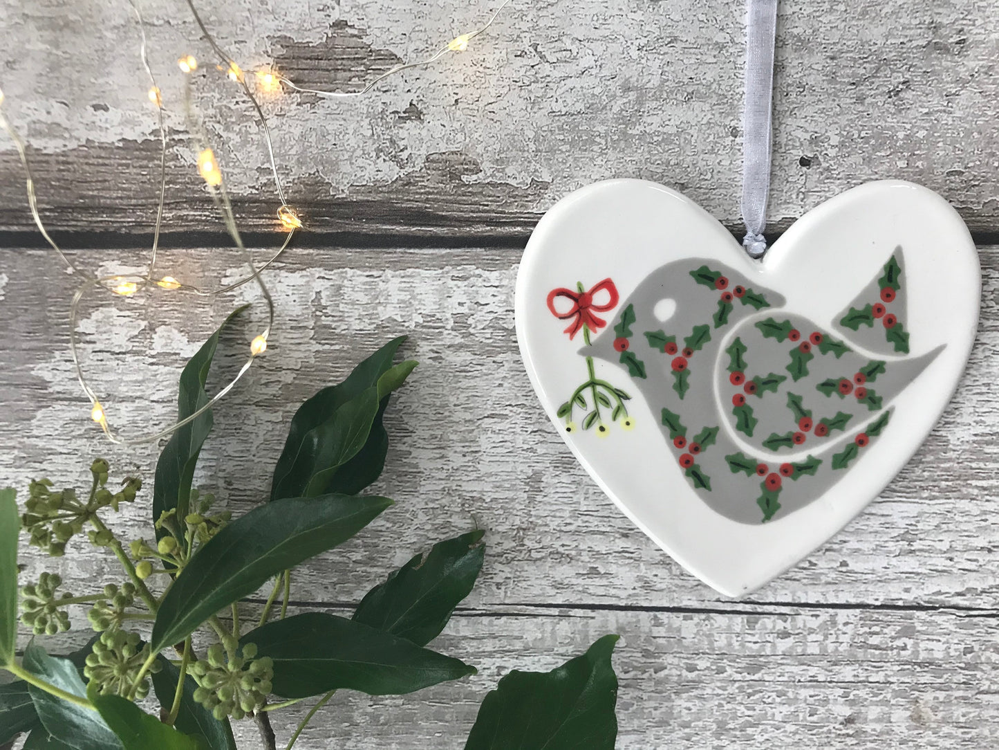 Hand painted Heart - Holly bird with Mistletoe - heart, christmas, friend, christmas decoration, christmas ornament, gift